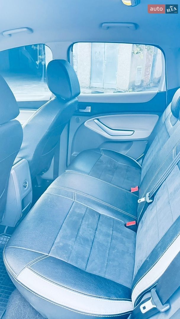 Ford Kuga 2012 VIN WF0RXXGCDRCY80404 фото оголошення 3 з 13