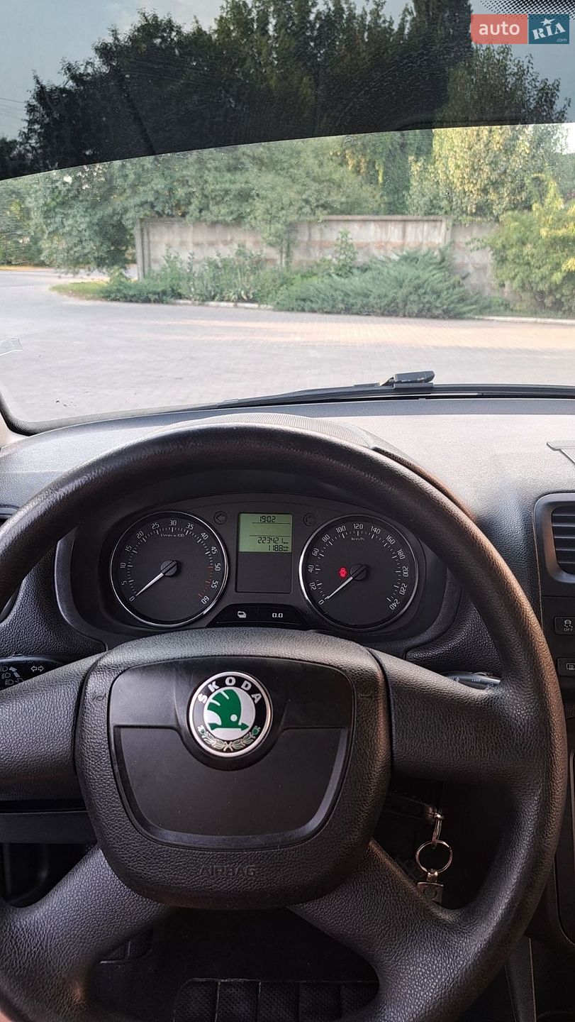 Skoda Fabia 2011 VIN TMBJJ65J0B3150729 фото оголошення 6 з 8