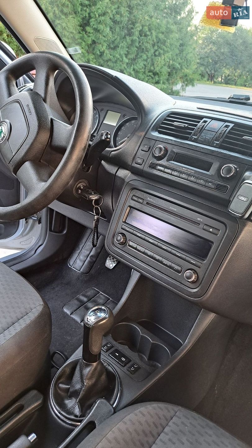 Skoda Fabia 2011 VIN TMBJJ65J0B3150729 фото оголошення 5 з 8