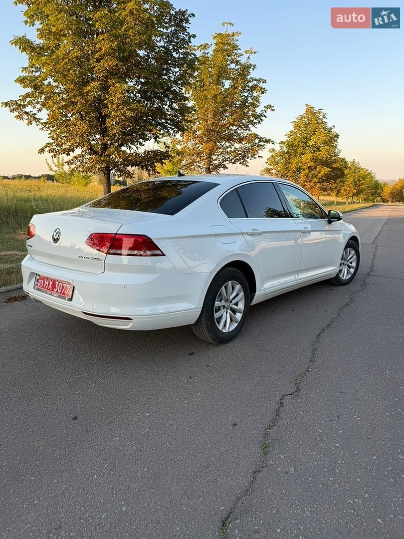 Volkswagen Passat 2017 VIN WVWZZZ3CZHE031744 фото оголошення 5 з 29
