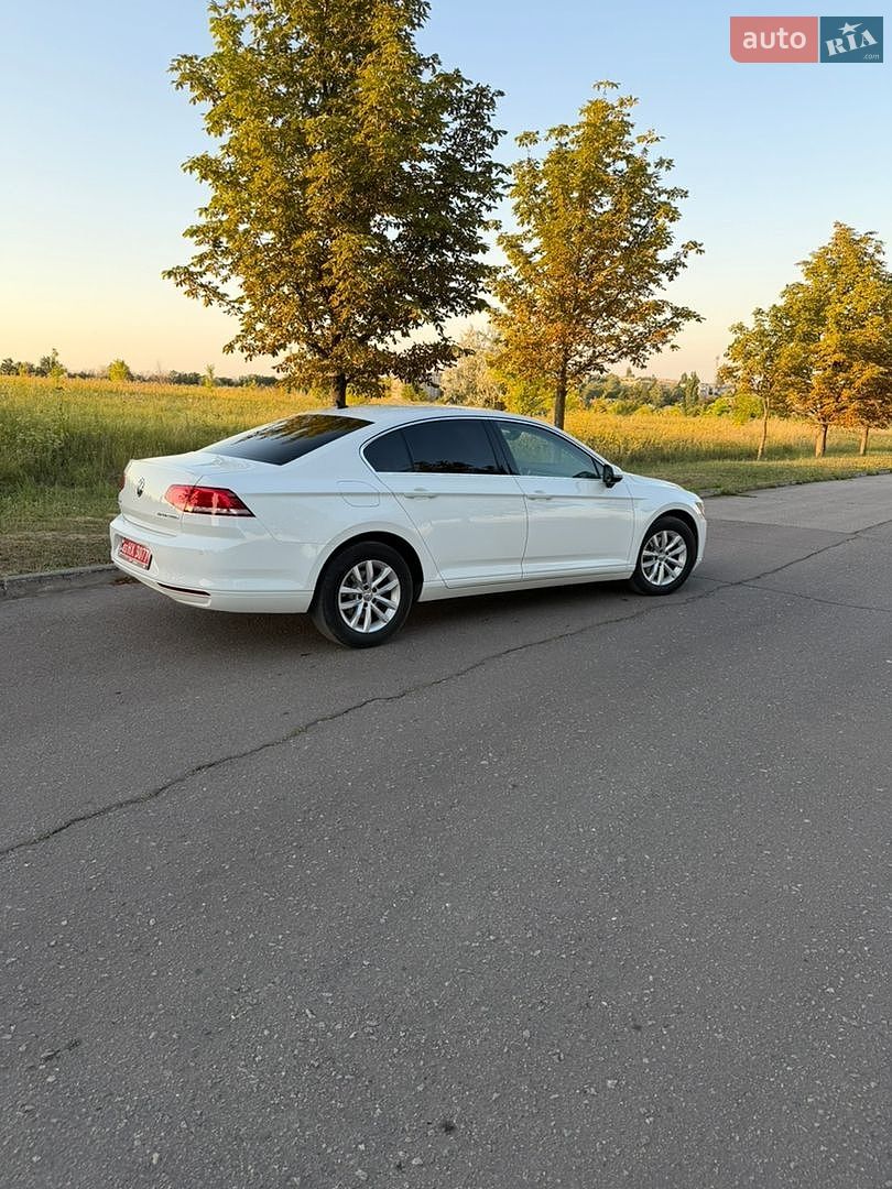 Volkswagen Passat 2017 VIN WVWZZZ3CZHE031744 фото оголошення 6 з 29