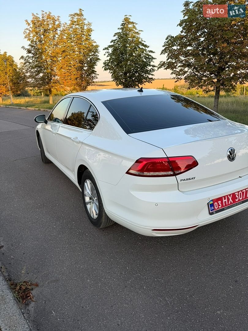Volkswagen Passat 2017 VIN WVWZZZ3CZHE031744 фото оголошення 8 з 29