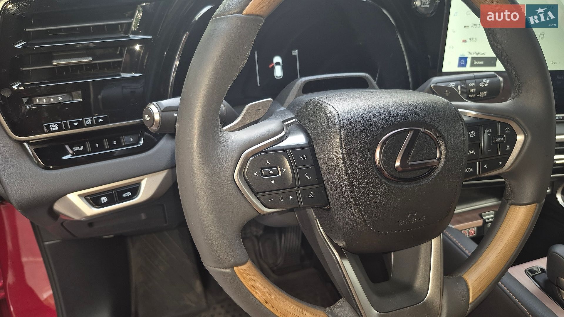 Lexus RX 2025 VIN 2T2BAMCA5SC108541 фото оголошення 14 з 33