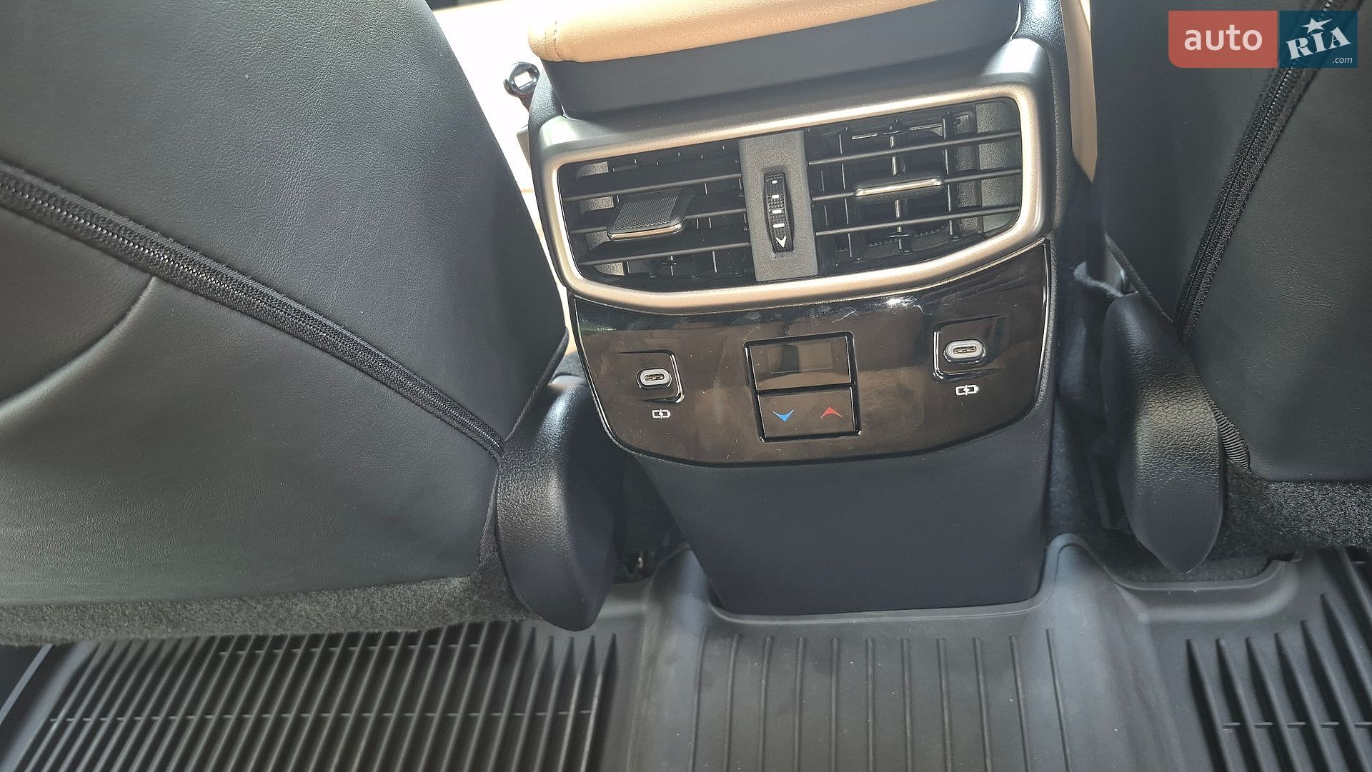 Lexus RX 2025 VIN 2T2BAMCA5SC108541 фото оголошення 16 з 33