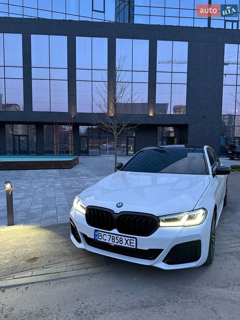 BMW 5 Series 2023 VIN WBA13AG07PCN57629 фото оголошення 2 з 30