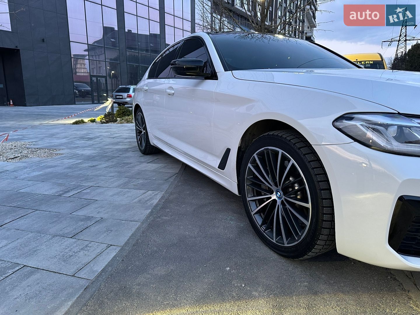 BMW 5 Series 2023 VIN WBA13AG07PCN57629 фото оголошення 5 з 30