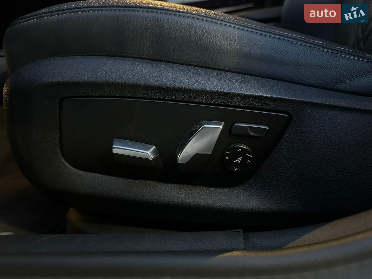 BMW 5 Series 2023 VIN WBA13AG07PCN57629 фото оголошення 29 з 30