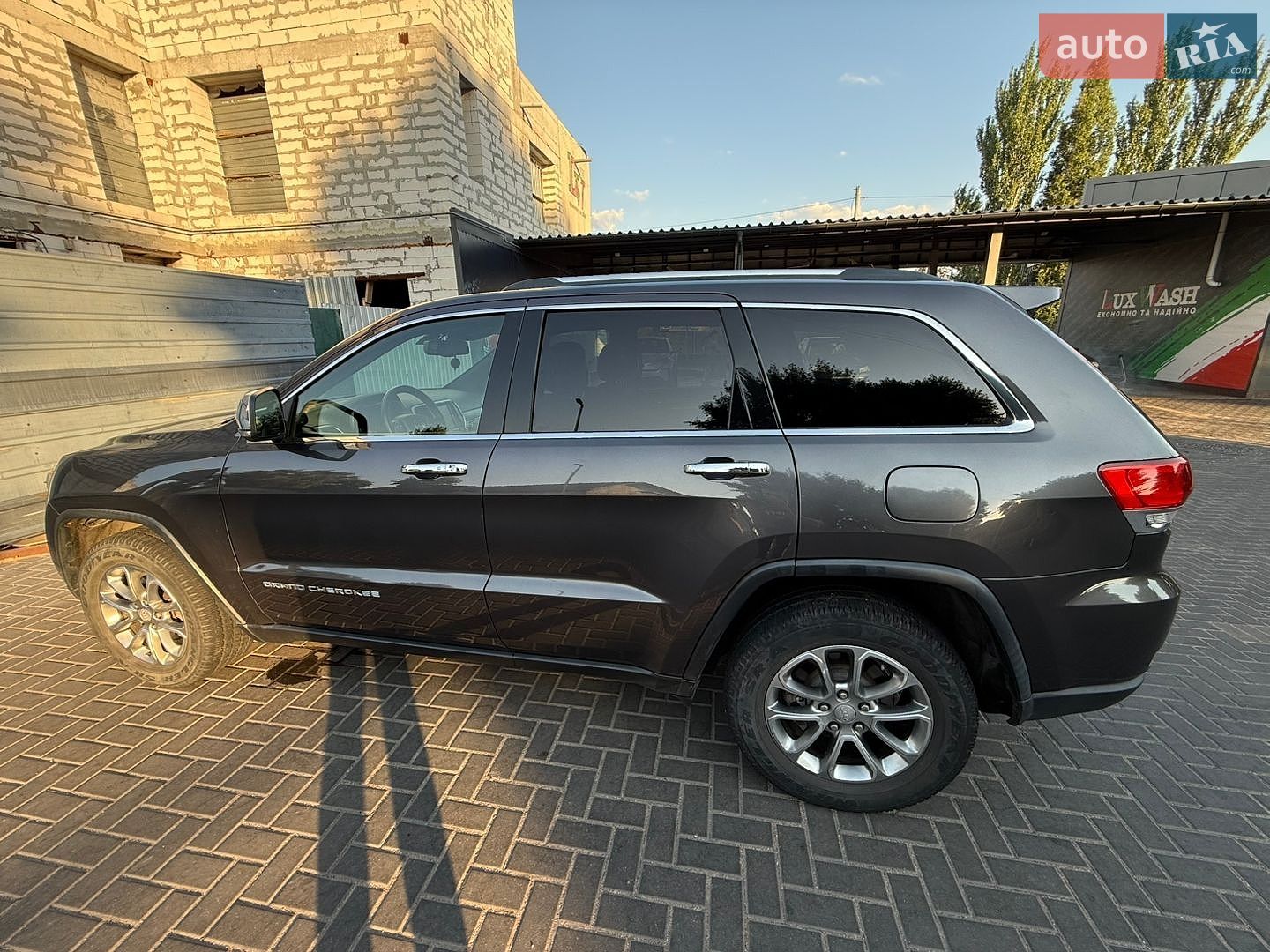 Jeep Grand Cherokee 2016 VIN 1C4RJEBG0GC336087 фото оголошення 2 з 17