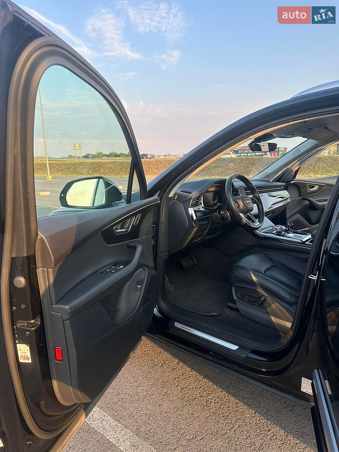 Audi Q7 2022 VIN WA1LXBF74PD009824 фото оголошення 4 з 80