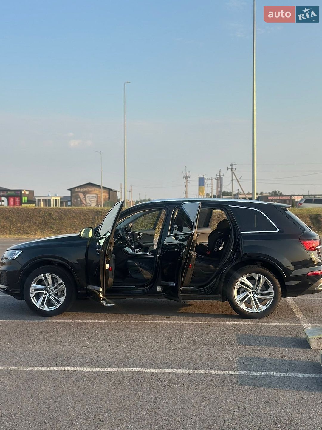 Audi Q7 2022 VIN WA1LXBF74PD009824 фото оголошення 45 з 80