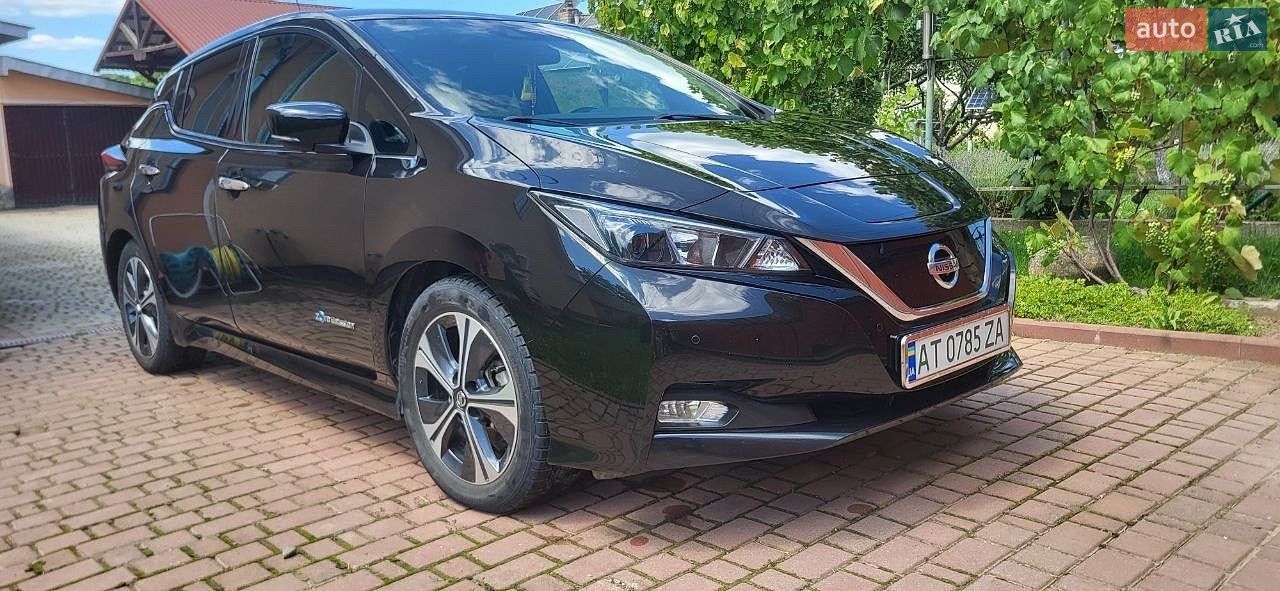 Nissan Leaf 2018 VIN SJNFAAZE1U0013475 фото оголошення 2 з 46