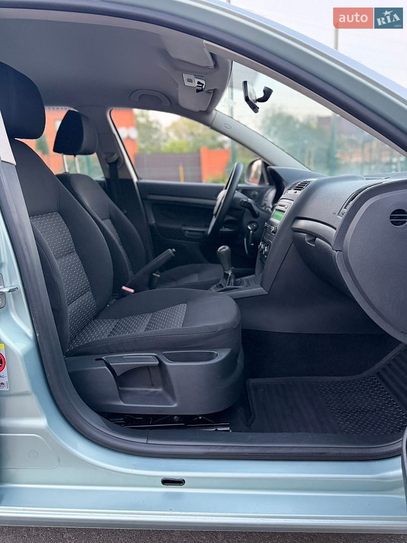 Skoda Octavia 2009 VIN TMBDA61Z492052084 фото оголошення 31 з 53
