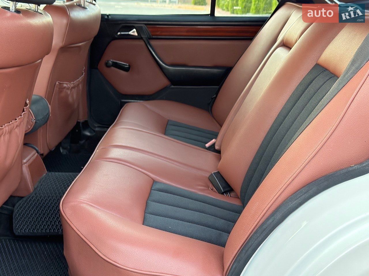 Mercedes-Benz E-Class 1994 VIN WDB1241201J052290 фото оголошення 11 з 20