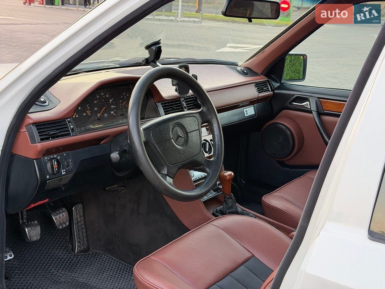 Mercedes-Benz E-Class 1994 VIN WDB1241201J052290 фото оголошення 9 з 20