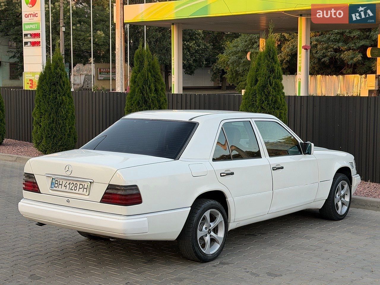 Mercedes-Benz E-Class 1994 VIN WDB1241201J052290 фото оголошення 6 з 20