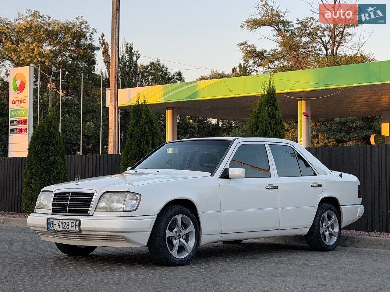 Mercedes-Benz E-Class 1994 VIN WDB1241201J052290 фото оголошення 2 з 20