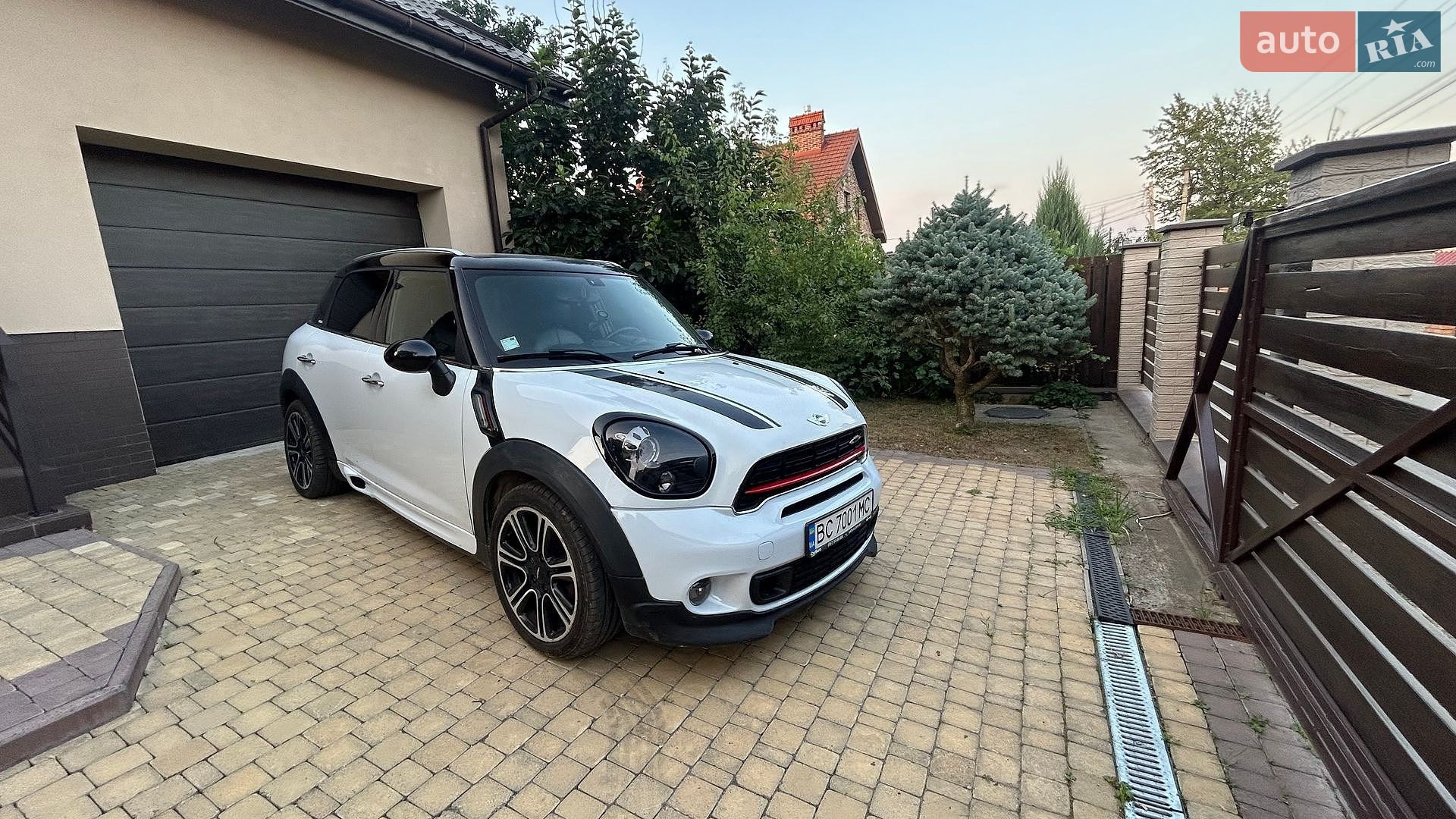 MINI Countryman 2011 VIN WMWZC51060WK68720 фото оголошення 4 з 19