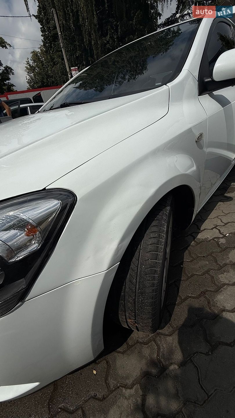 Kia Ceed 2012 VIN U5YHB516BCL303248 фото оголошення 3 з 17