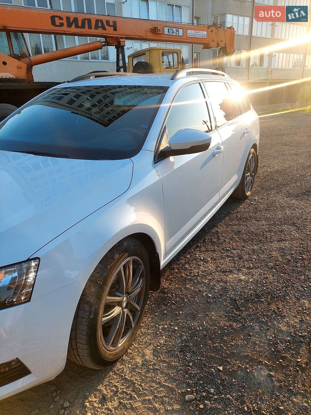 Skoda Octavia 2018 VIN TMBLG7NE9K0061968 фото оголошення 5 з 40