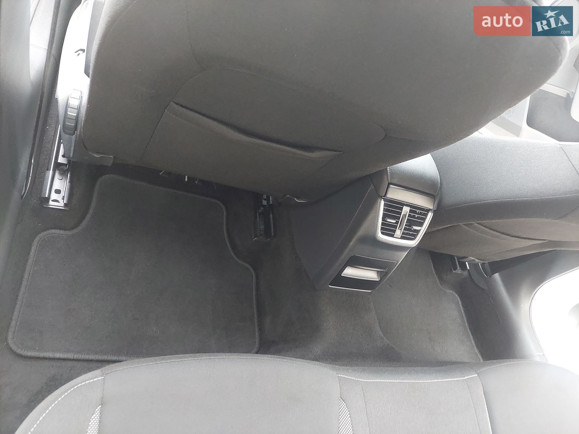 Skoda Octavia 2018 VIN TMBLG7NE9K0061968 фото оголошення 29 з 40