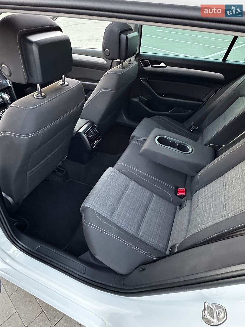 Volkswagen Passat 2022 VIN WVWZZZ3CZNE067464 фото оголошення 3 з 13
