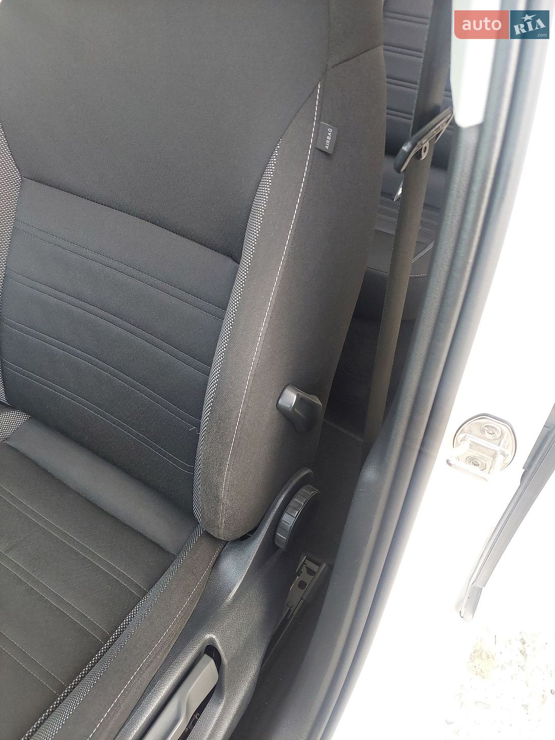 Skoda Octavia 2018 VIN TMBLG7NE9K0061968 фото оголошення 33 з 40