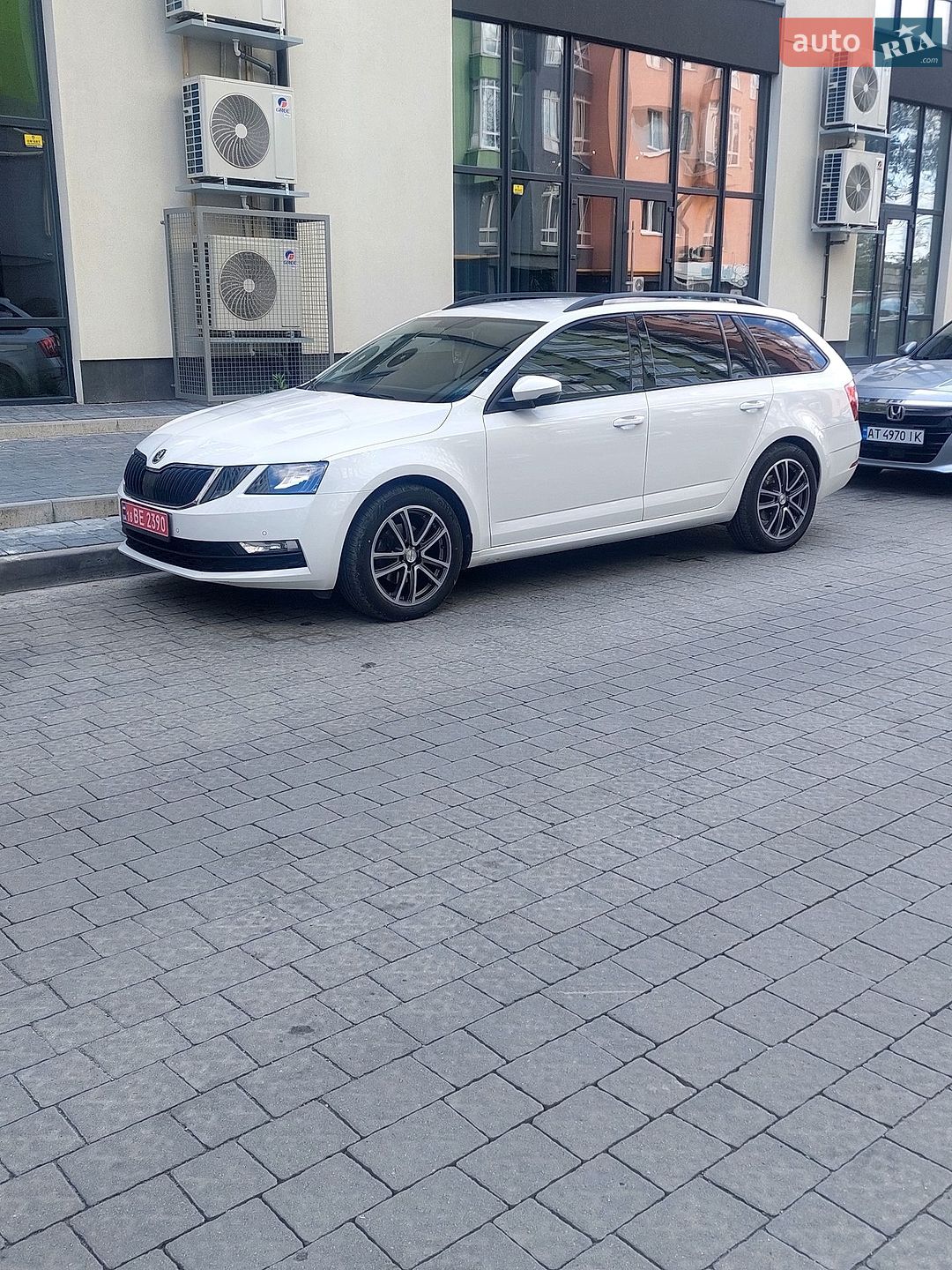 Skoda Octavia 2018 VIN TMBLG7NE9K0061968 фото оголошення 34 з 40