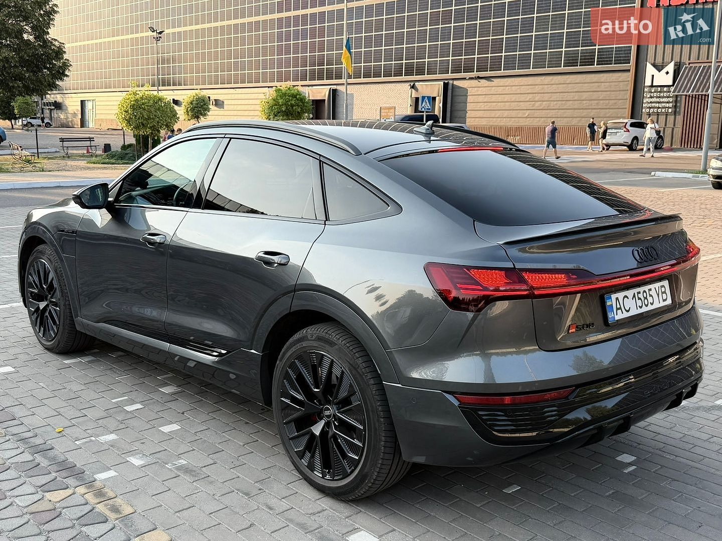 Audi Q8 Sportback e-tron 2023 VIN WAUZZZGE5RB023596 фото оголошення 8 з 111