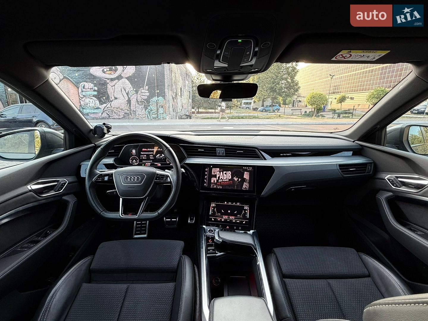 Audi Q8 Sportback e-tron 2023 VIN WAUZZZGE5RB023596 фото оголошення 16 з 111
