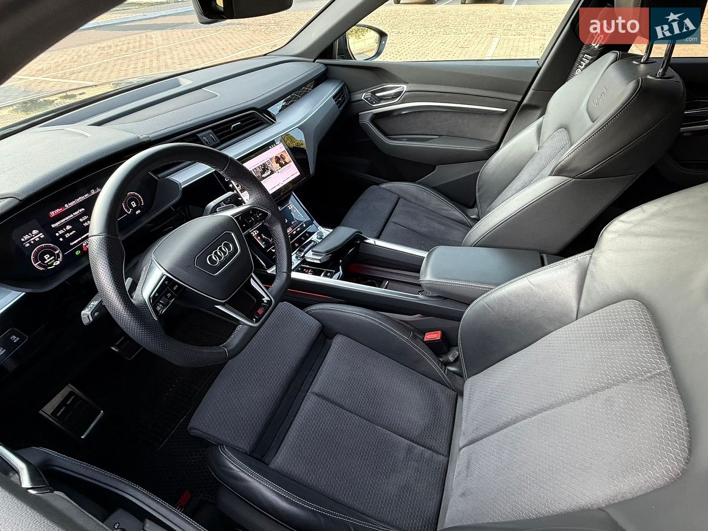 Audi Q8 Sportback e-tron 2023 VIN WAUZZZGE5RB023596 фото оголошення 22 з 111
