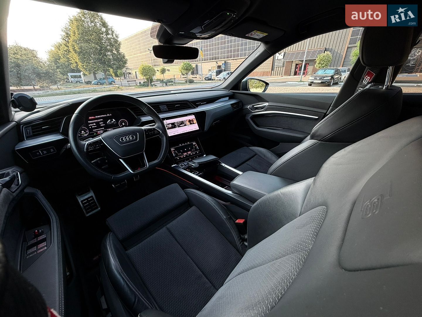 Audi Q8 Sportback e-tron 2023 VIN WAUZZZGE5RB023596 фото оголошення 24 з 111