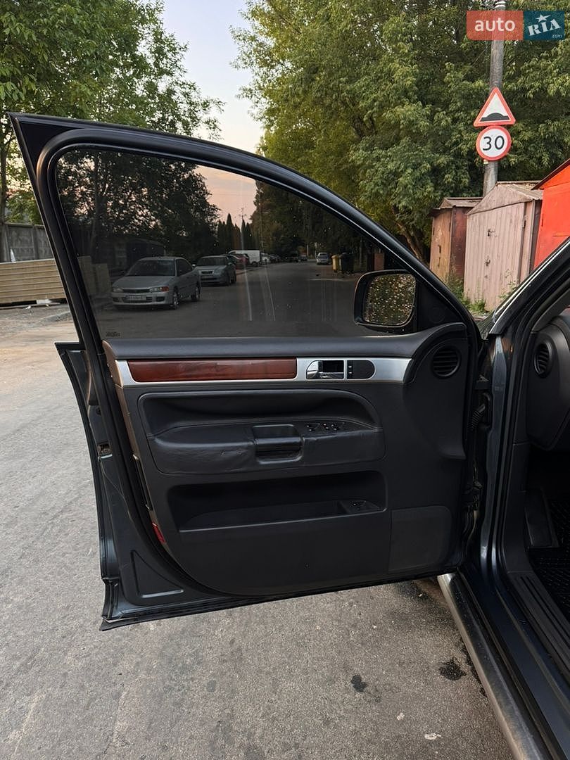 Volkswagen Touareg 2005 VIN WVGZZZ7LZ6D014216 фото оголошення 8 з 84