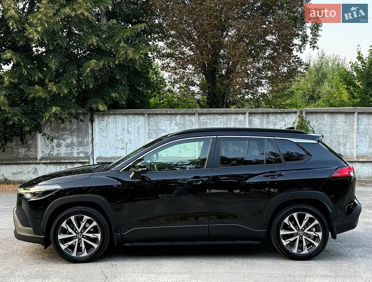 Toyota Corolla Cross 2022 VIN JTNABACB00J005884 фото оголошення 16 з 78