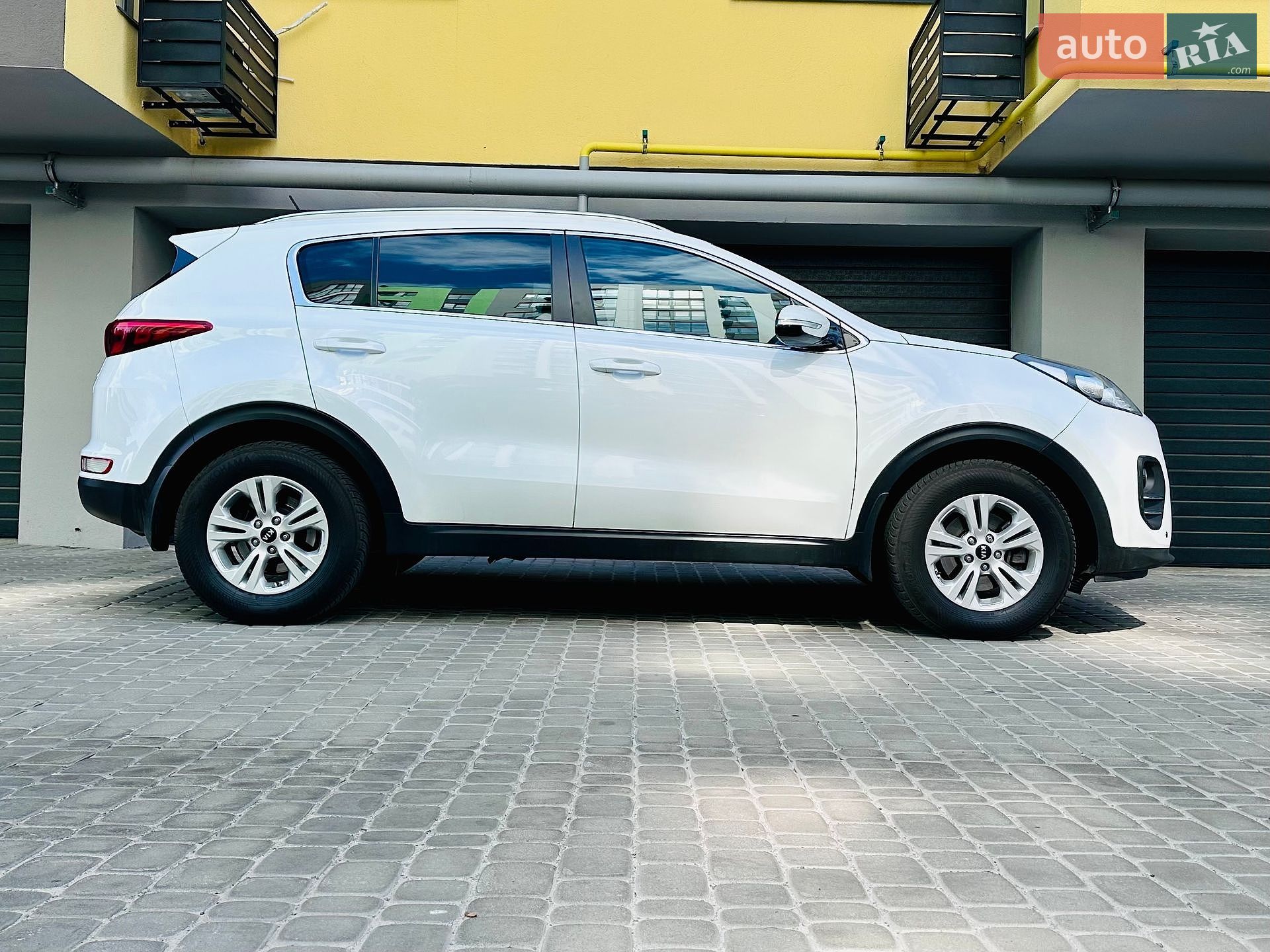 Kia Sportage 2017 VIN U5YPG815GHL380951 фото оголошення 12 з 76