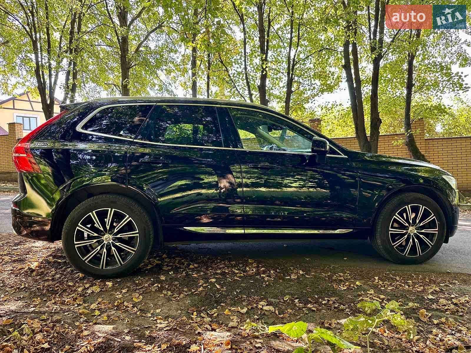 Volvo XC60 2018 VIN YV1UZ68UCK1198331 фото оголошення 3 з 19