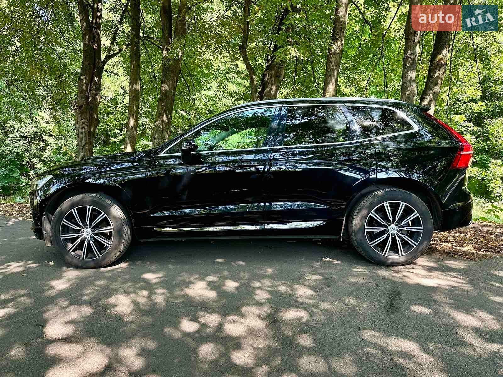 Volvo XC60 2018 VIN YV1UZ68UCK1198331 фото оголошення 9 з 19