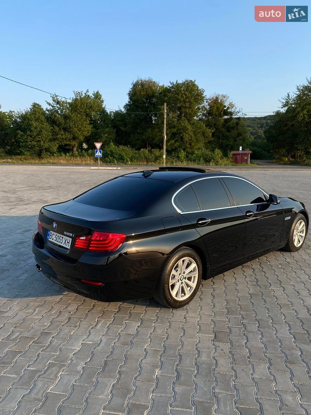 BMW 5 Series 2015 VIN WBA5A5C54GD529846 фото оголошення 13 з 40