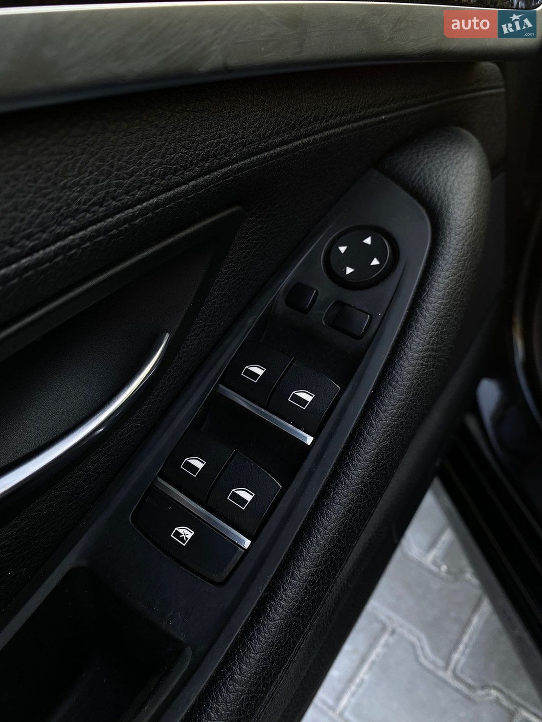 BMW 5 Series 2015 VIN WBA5A5C54GD529846 фото оголошення 18 з 40