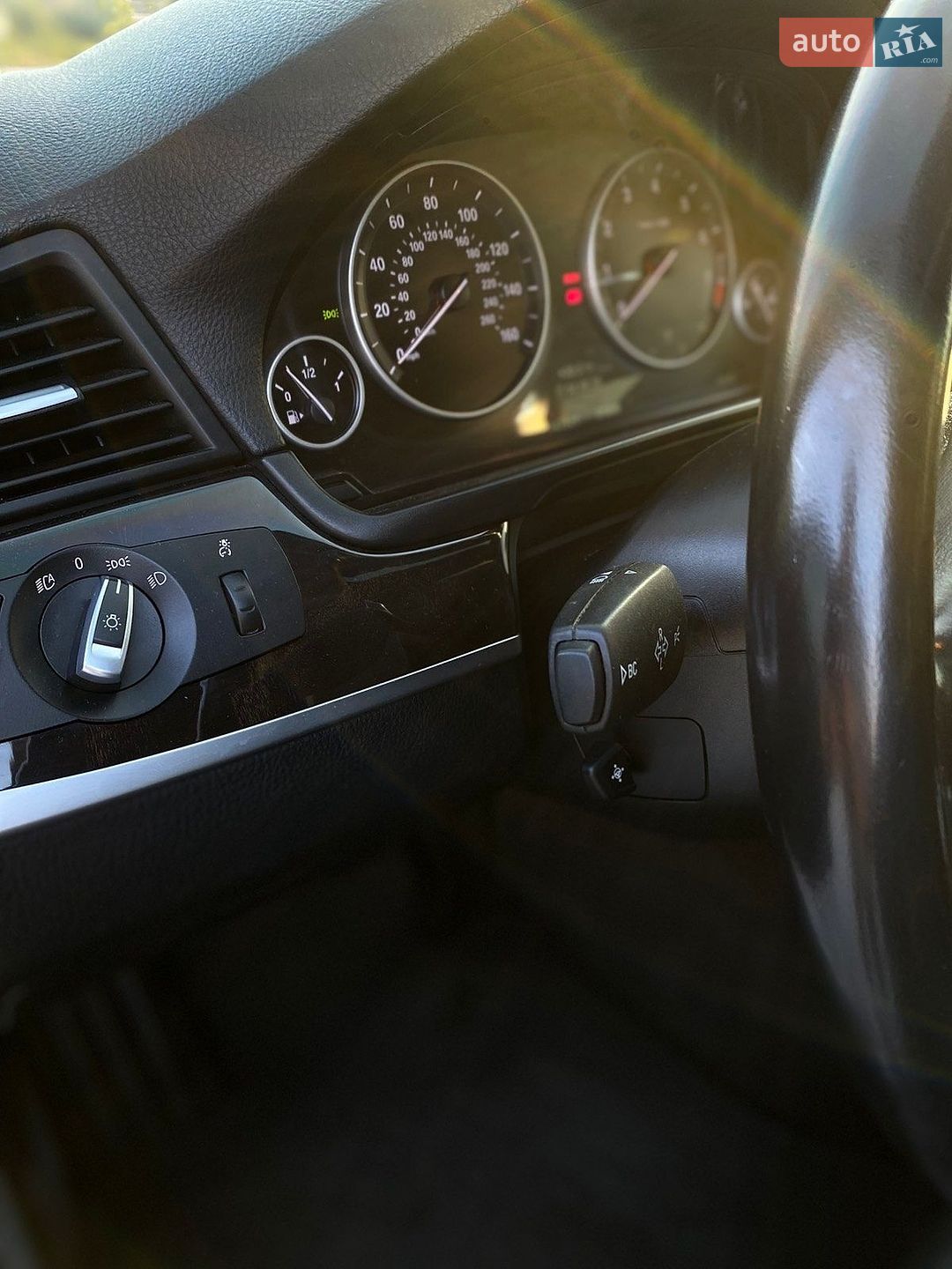 BMW 5 Series 2015 VIN WBA5A5C54GD529846 фото оголошення 20 з 40