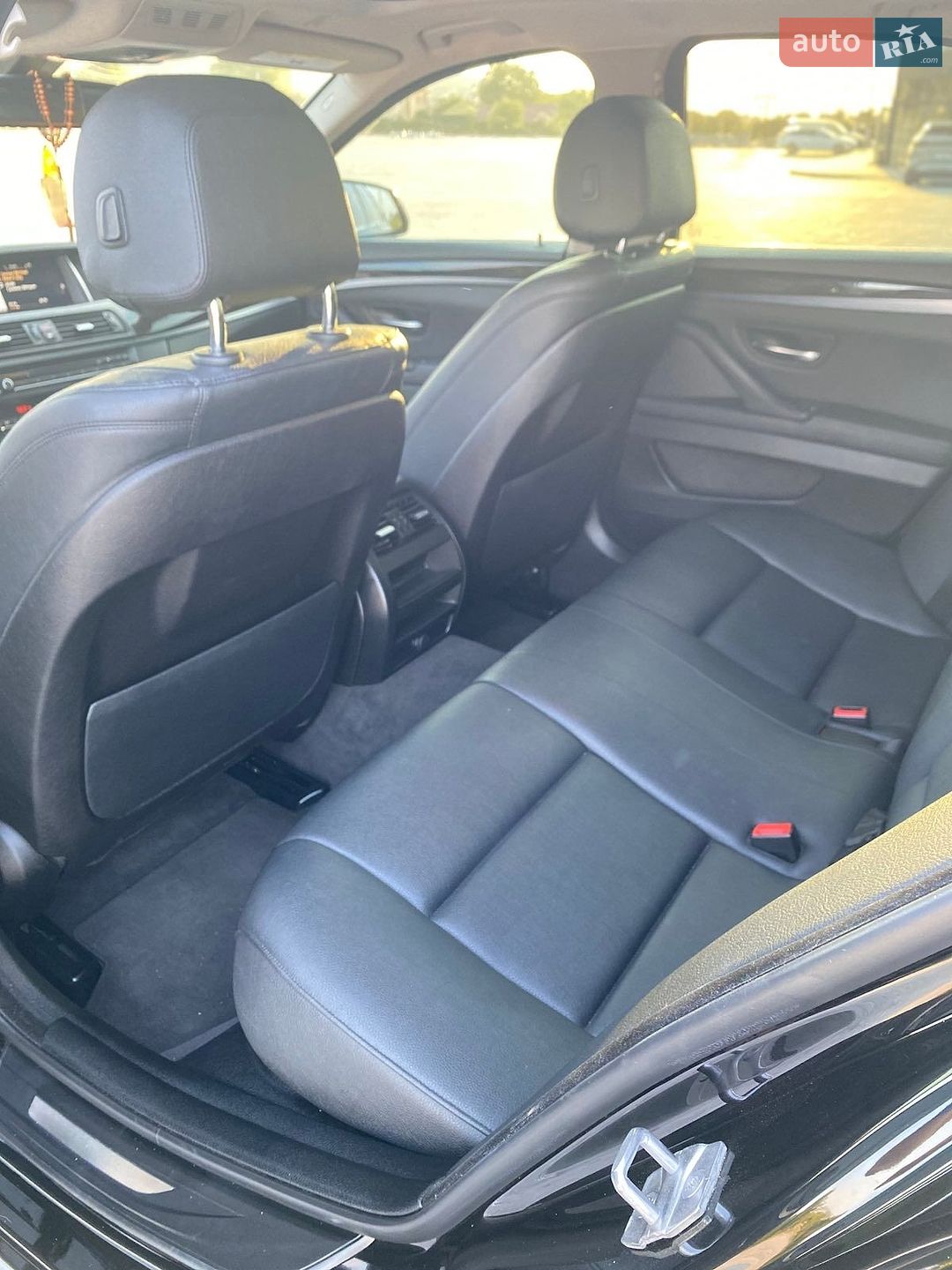 BMW 5 Series 2015 VIN WBA5A5C54GD529846 фото оголошення 27 з 40