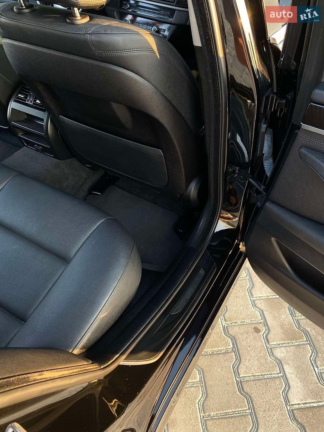 BMW 5 Series 2015 VIN WBA5A5C54GD529846 фото оголошення 29 з 40