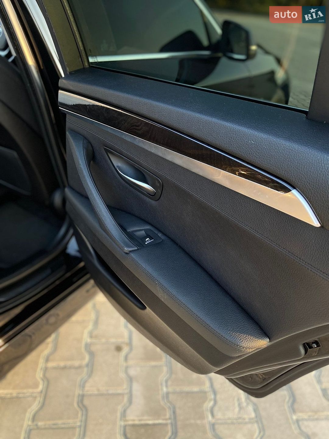 BMW 5 Series 2015 VIN WBA5A5C54GD529846 фото оголошення 30 з 40