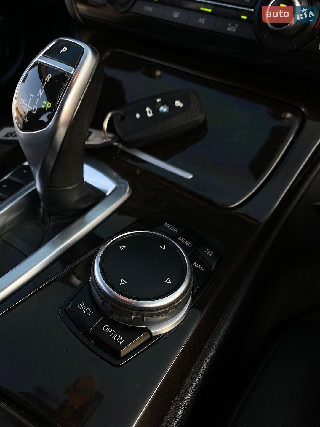 BMW 5 Series 2015 VIN WBA5A5C54GD529846 фото оголошення 35 з 40