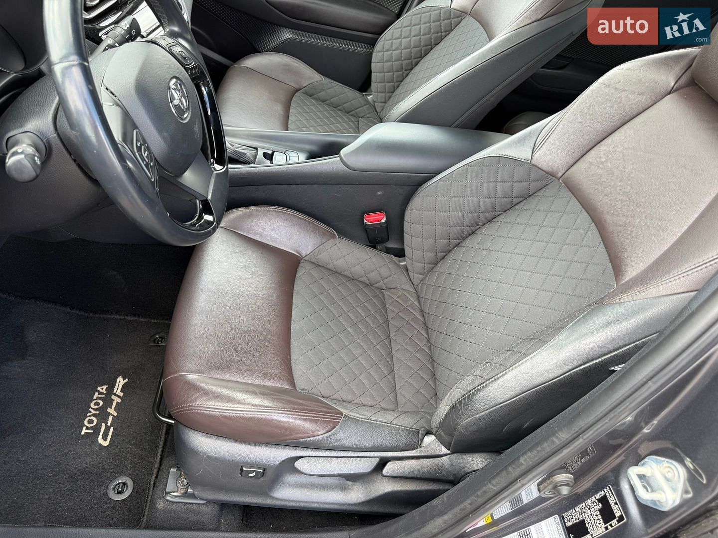 Toyota C-HR 2018 VIN NMTKZ3BX60R201049 фото оголошення 12 з 30
