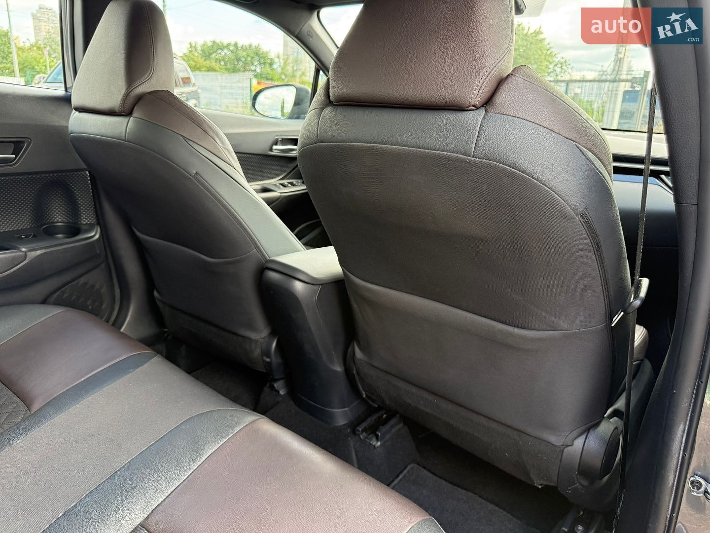 Toyota C-HR 2018 VIN NMTKZ3BX60R201049 фото оголошення 26 з 30