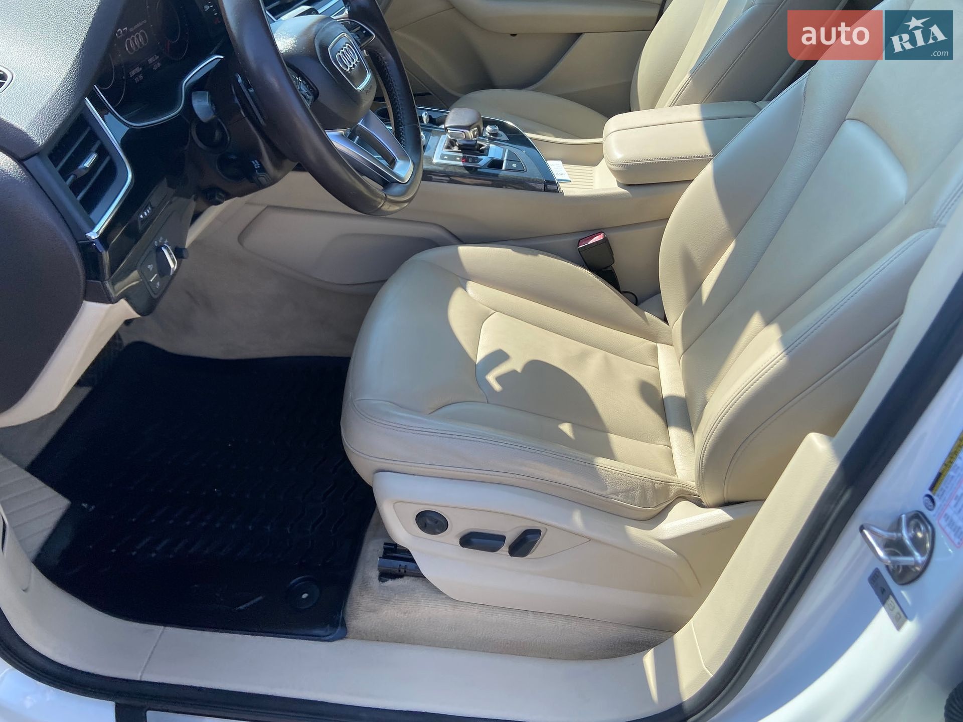 Audi Q7 2019 VIN WA1LAAF77KD012818 фото оголошення 43 з 44