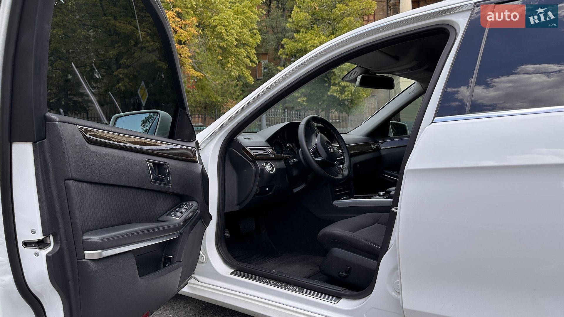Mercedes-Benz E-Class 2012 VIN WDD2120021A720840 фото оголошення 9 з 13