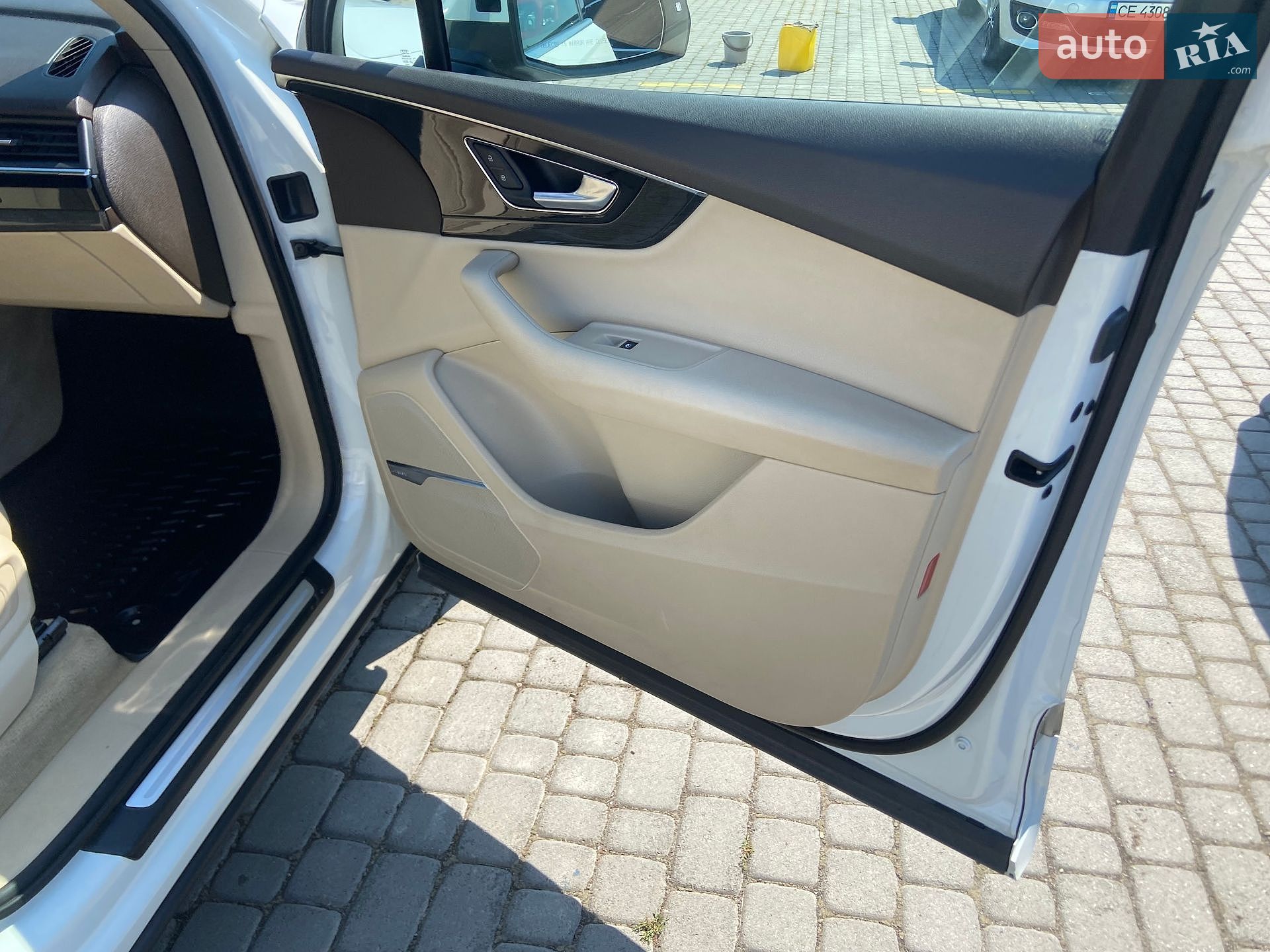 Audi Q7 2019 VIN WA1LAAF77KD012818 фото оголошення 5 з 44