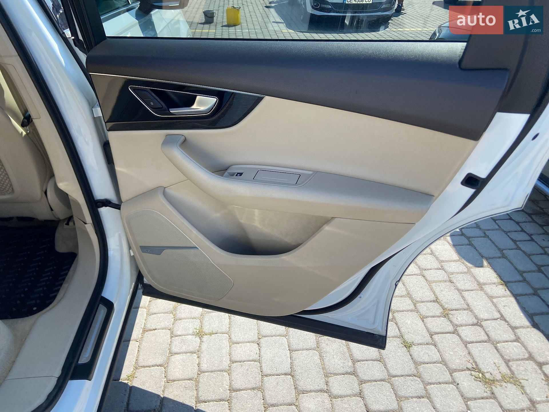 Audi Q7 2019 VIN WA1LAAF77KD012818 фото оголошення 6 з 44