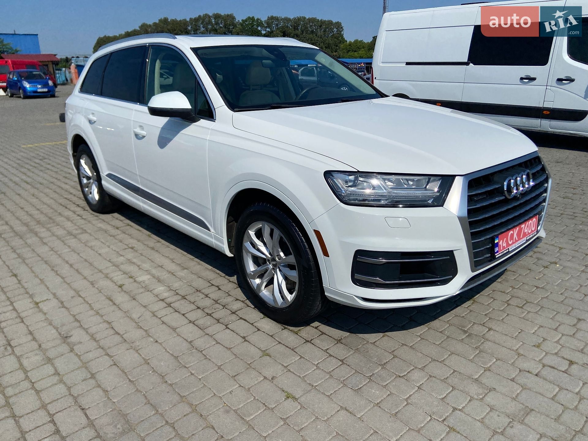 Audi Q7 2019 VIN WA1LAAF77KD012818 фото оголошення 17 з 44